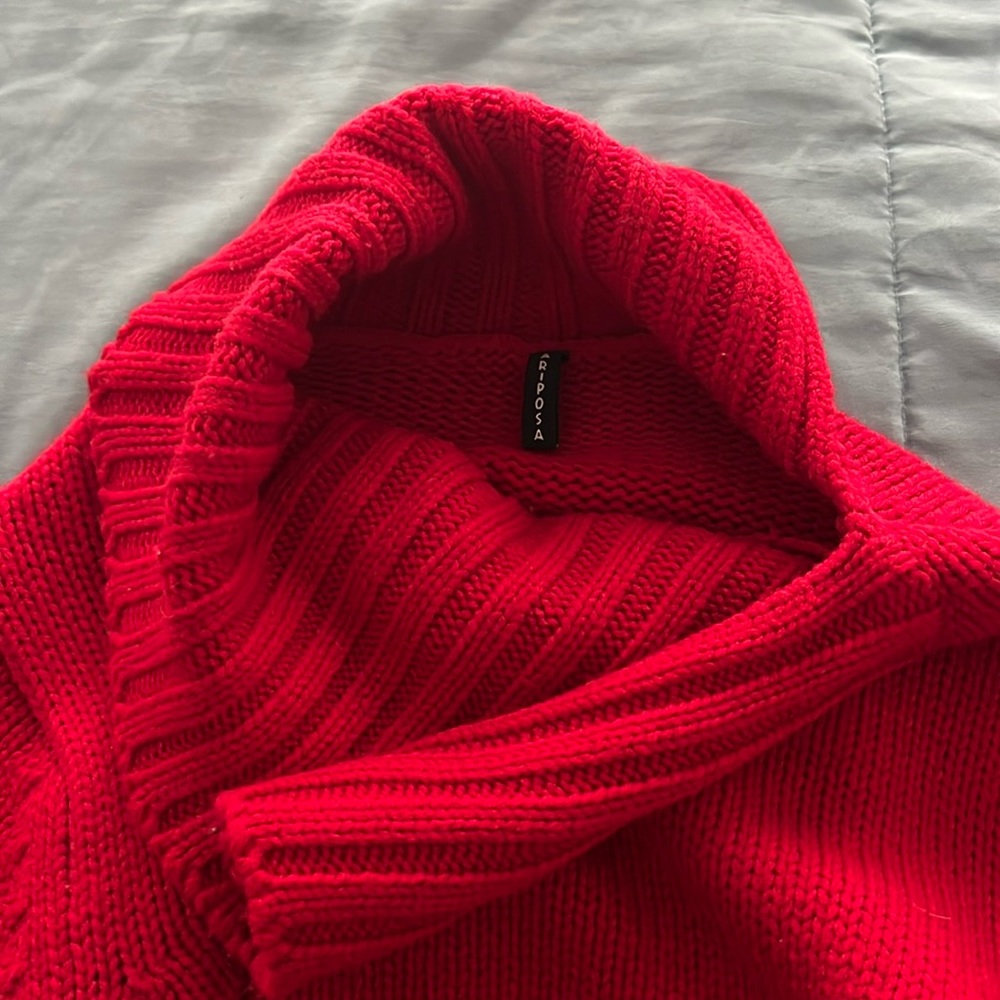 Red sweater🍒 - Picture 5 of 9
